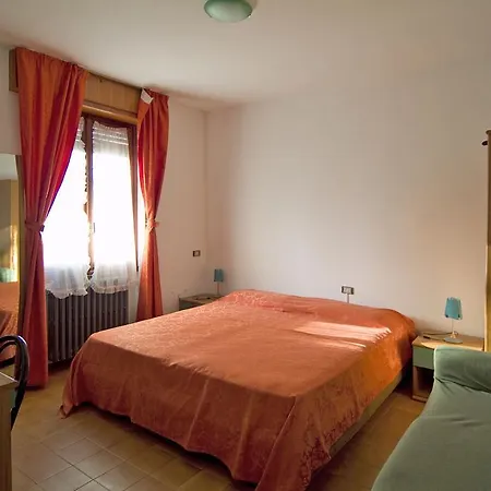 Camping Hotel Au Lac De Como Sorico