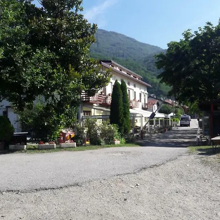 Camping Hotel Au Lac De Como Holiday park