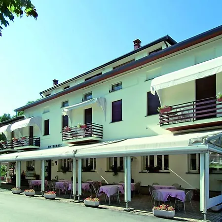 Camping Hotel Au Lac De Como Ferienpark *
