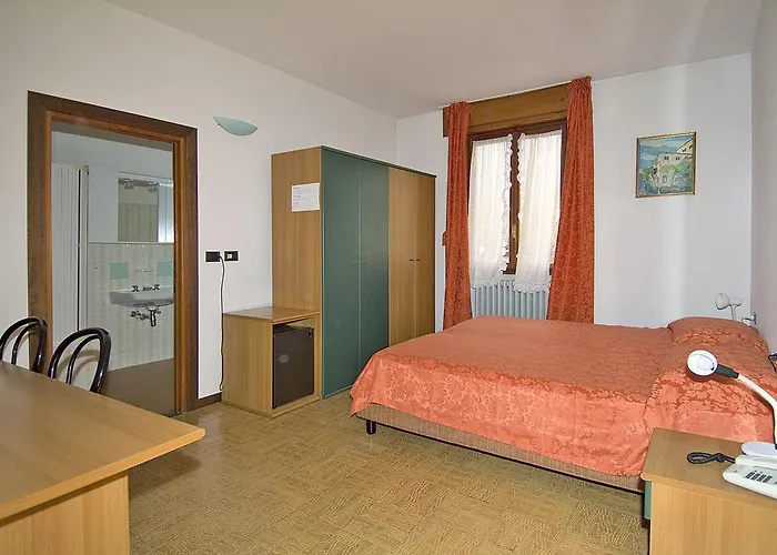 Camping Hotel Au Lac De Como