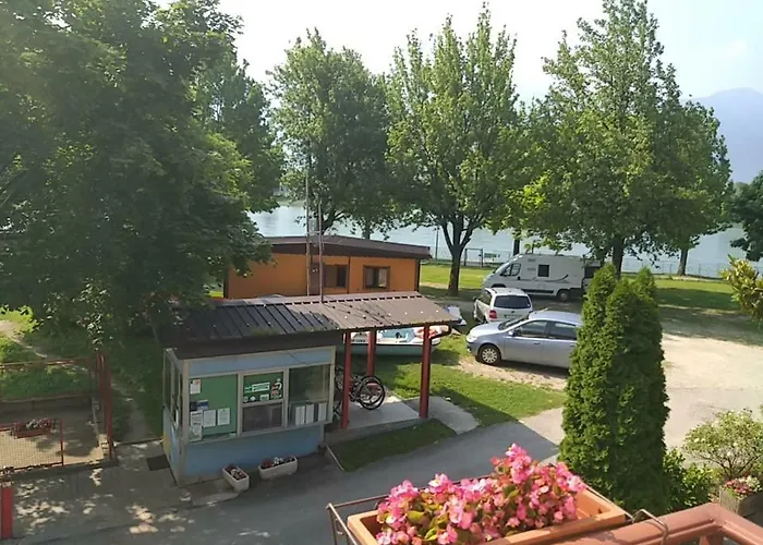 Camping Hotel Au Lac De Como *